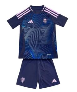 Alternative view of Leeds United 2024/25 Infant Third Shirt & Shorts Set