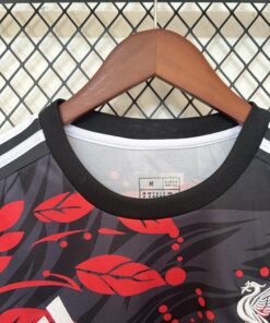 Alternative view of Liverpool "Eternal Blaze" Special Kit