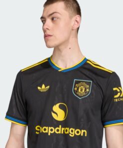 Detail of the Manchester United 2025/2026 third jersey